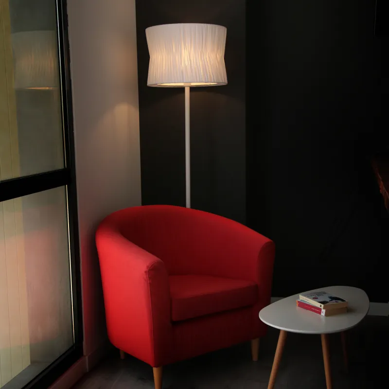 Lampadaire CORA E27 60W Blanc Ruban enveloppé blanc