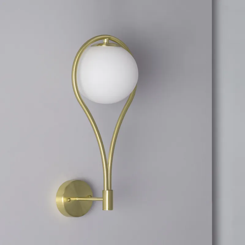 Applique murale boule blanche culot g9 métal doré