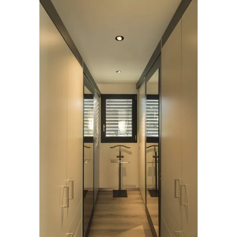 NEW TRIA 68, encastré de plafond intérieur, simple, rond, noir mat, LED, 5,3W, 2700K, clips ressorts