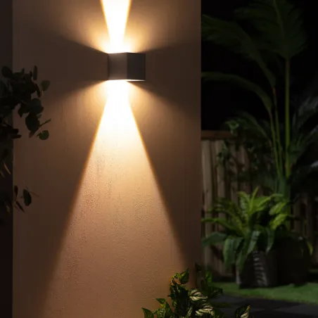 applique-exterieur-led-6w-380-lumens-3000k-cube-gris-angle-ajustable-mural-ip44