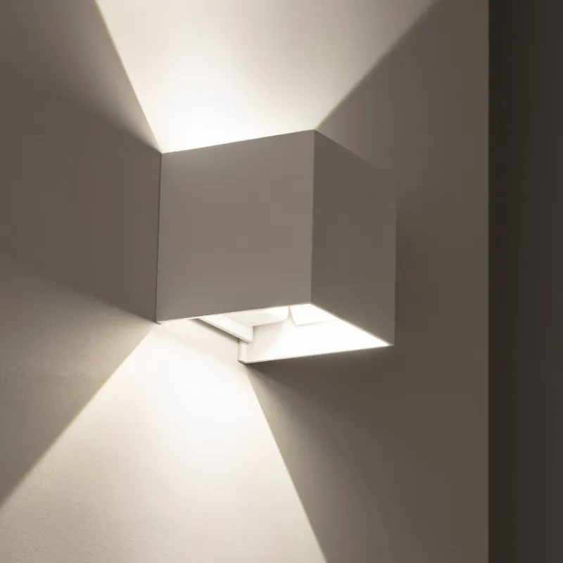 Applique extérieur led 6w-380 lumens 3000k cube blanc angle ajustable mural ip44
