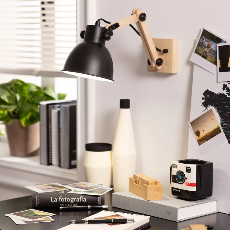 applique-murale-support-bois-orientable-et-metal-noir-culot-e27