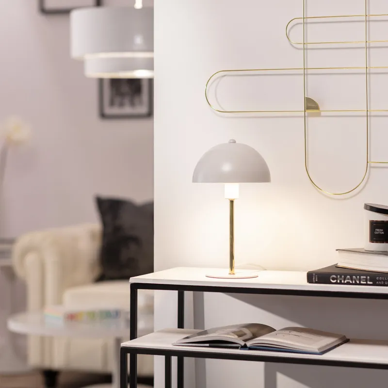 lampe-sur-pied-abat-jour-blanc-culot-e14-pied-dore