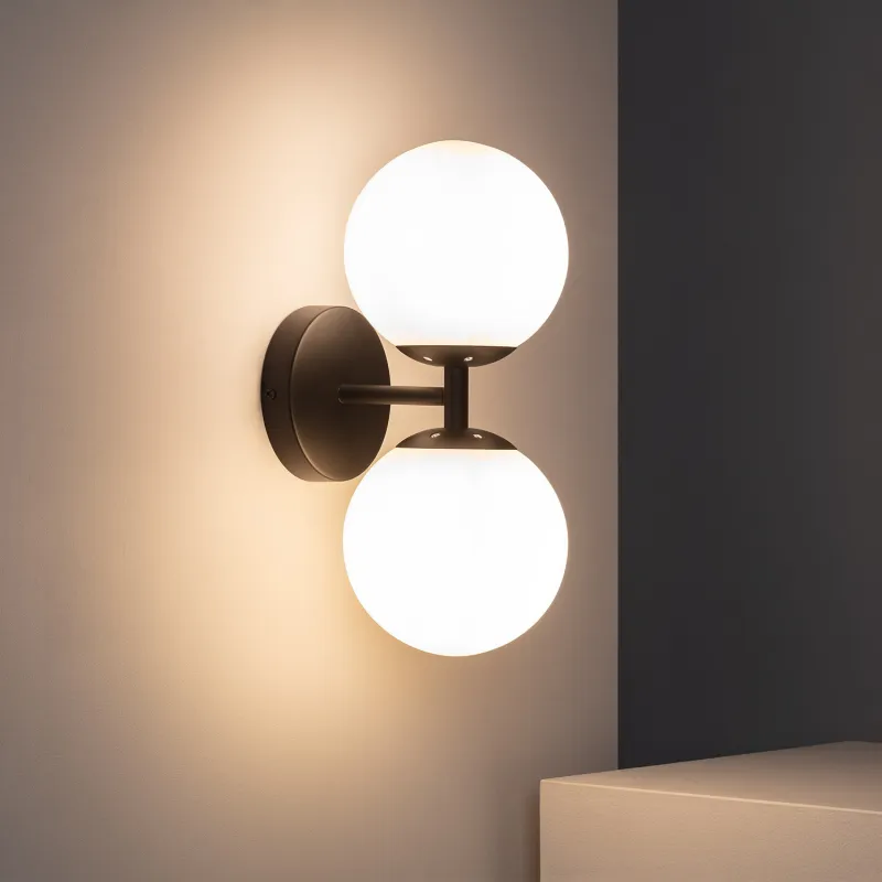 Applique murale noire double boule blanches culot e27