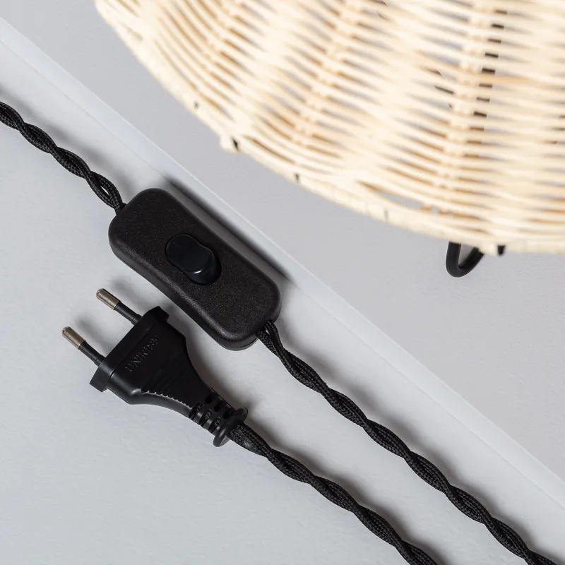 lampe-a-poser-abat-jour-rotin-noire-ou-blanche