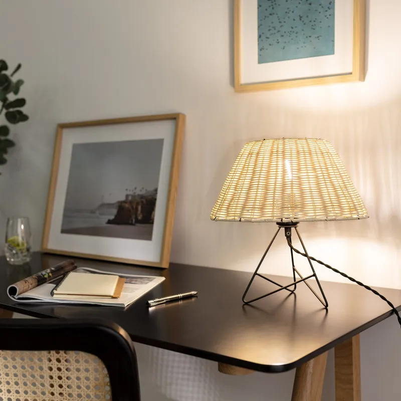 lampe-a-poser-abat-jour-rotin-noire-ou-blanche