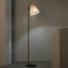 lampadaire-sur-pied-abat-jour-rotin-culot-e27-pied-blanc