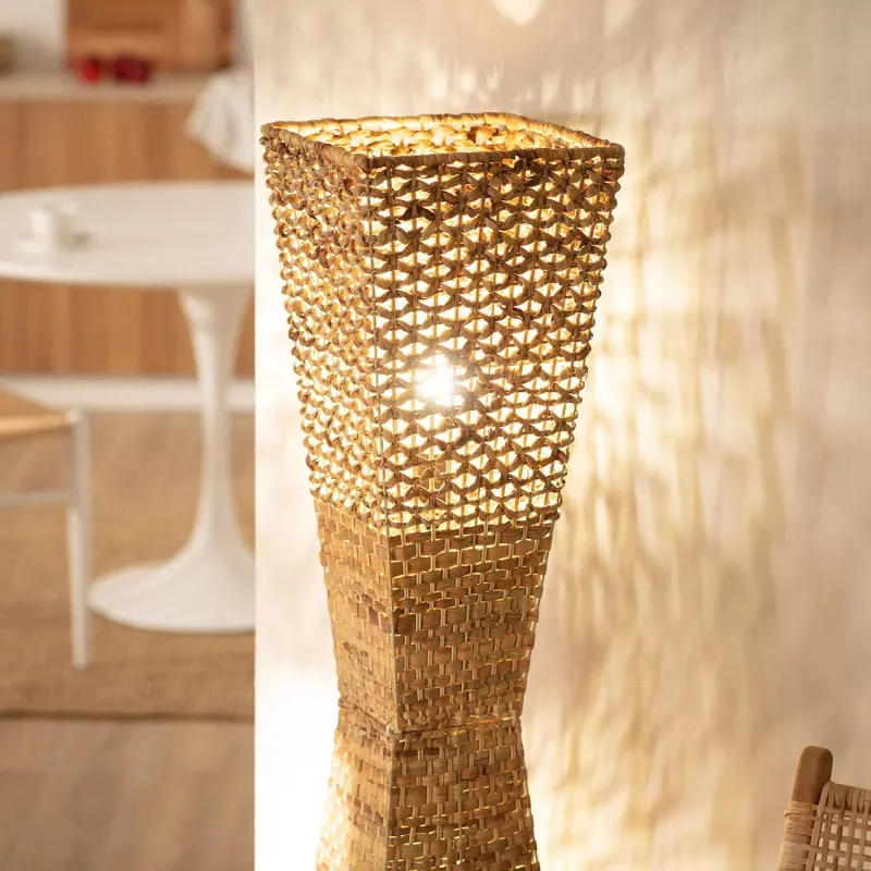 lampadaire-a-poser-en-fibres-naturelle-douille-culot-e27