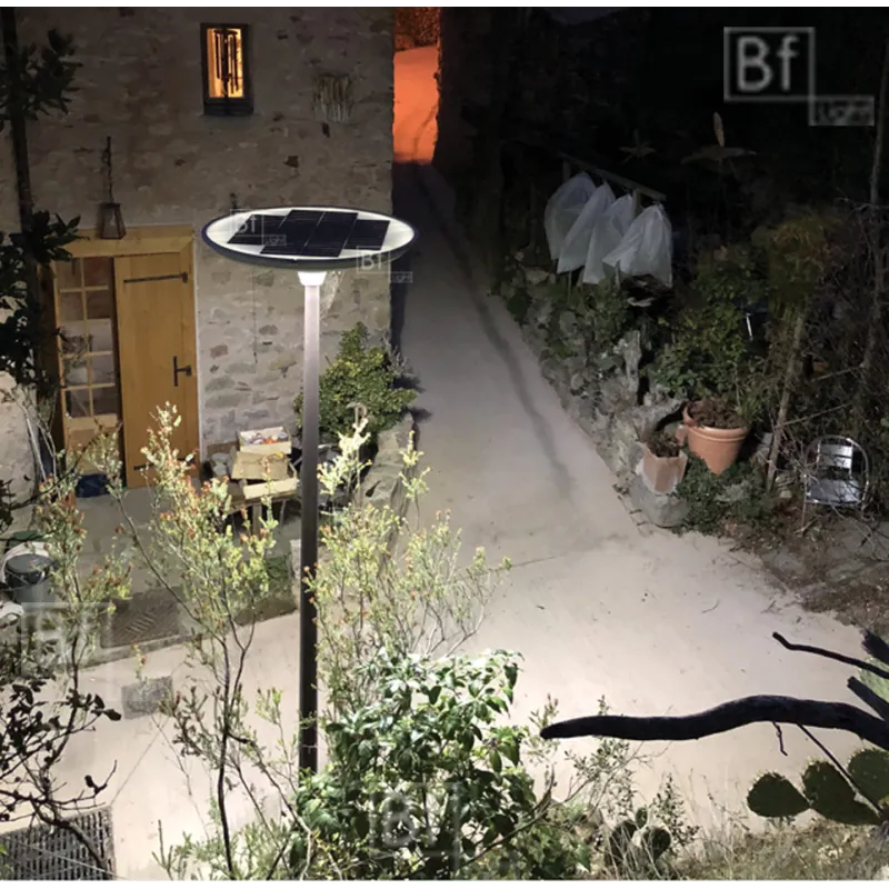 lampadaire-candelabre-solaire-60w-led-6000-lumens-tete-solaire-3-modes-telecommande