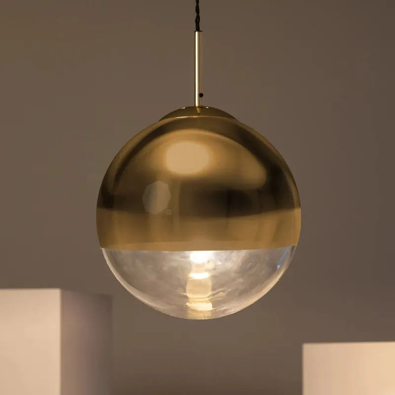 suspension-metal-et-boule-dore-30cm-culot-e27