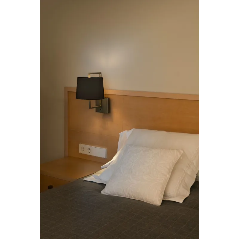 FRAME Lampe applique vieil or/noire