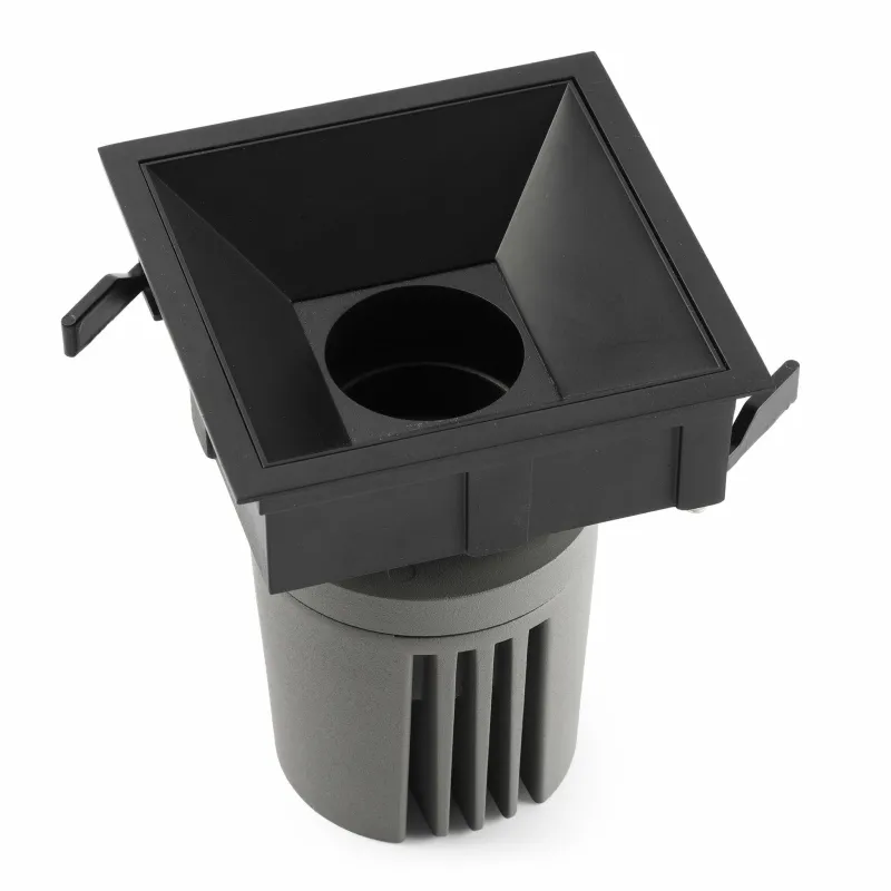 DEEP78 Encastrable carré noir 15° 4000K CRI95 stripy