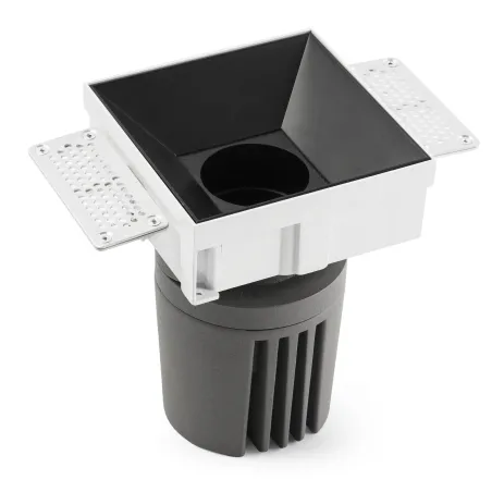 DEEP78 Encastrable carré sens cadre noir 15° 3000K stripy