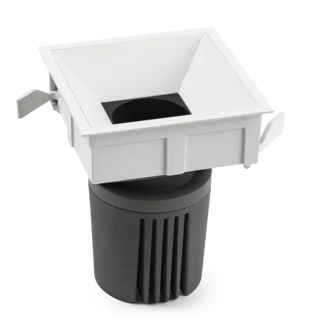 DEEP90 Encastrable carré blanc 15° 2700K spread