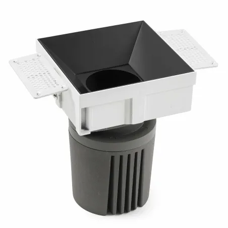 DEEP90 Encastrable carré sens cadre noir 36° 4000K CRI95 stripy