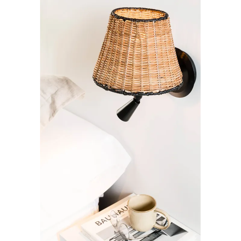 SUMBA Lampe applique noire/rotin avec lecteur