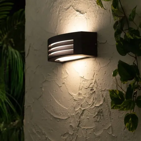 applique exterieur rectangle grille noir interieur-culot e27-ip54-220v-balisage