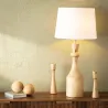 lampadaire-a-poser-trepied-bois-et-abat-jour-tissu-