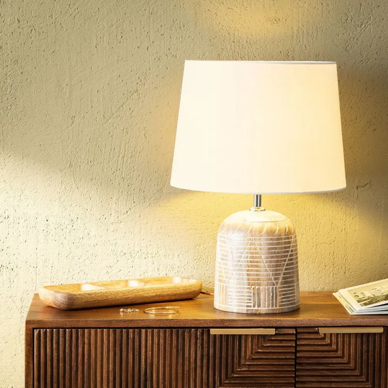 lampadaire-a-poser-trepied-bois-et-abat-jour-tissu-