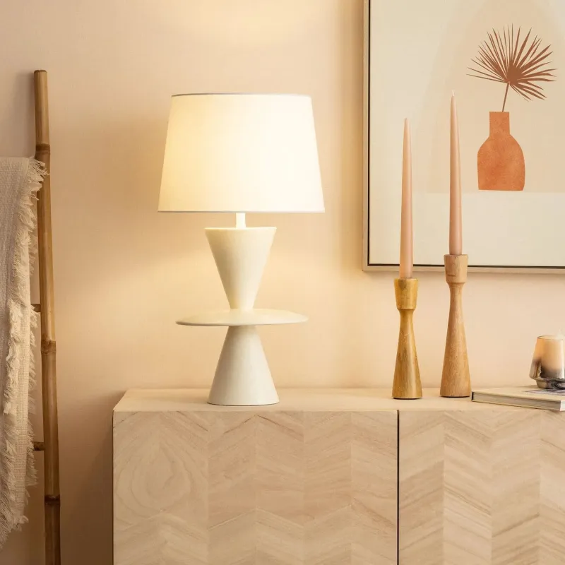 lampe-a-poser-resine-blanche-et-abat-jour-culot-e27