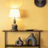 lampe-a-poser-terre-cuite-et-fonte-et-abat-jour-tissu-blanc