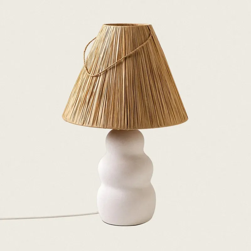 lampe-a-poser-ceramique-blanche-et-abat-jour-rafia