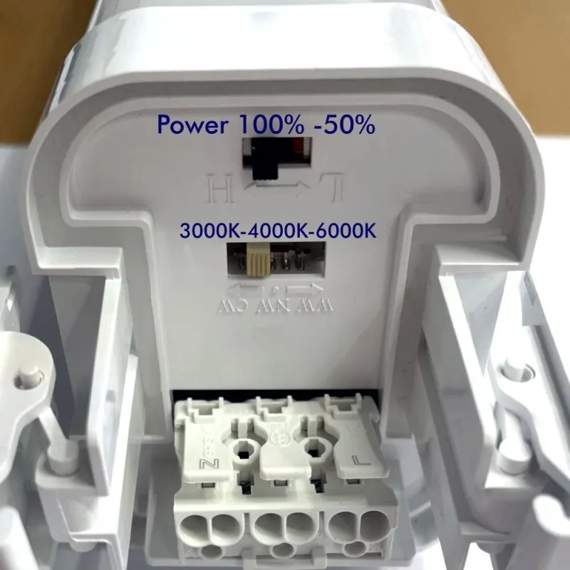 reglette-led-etanche-puissance-selectionnable-ip65-cct