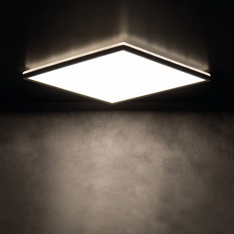 plafonnier-carre-noir-led-175w-1750lm-4000k-ip54-azpo