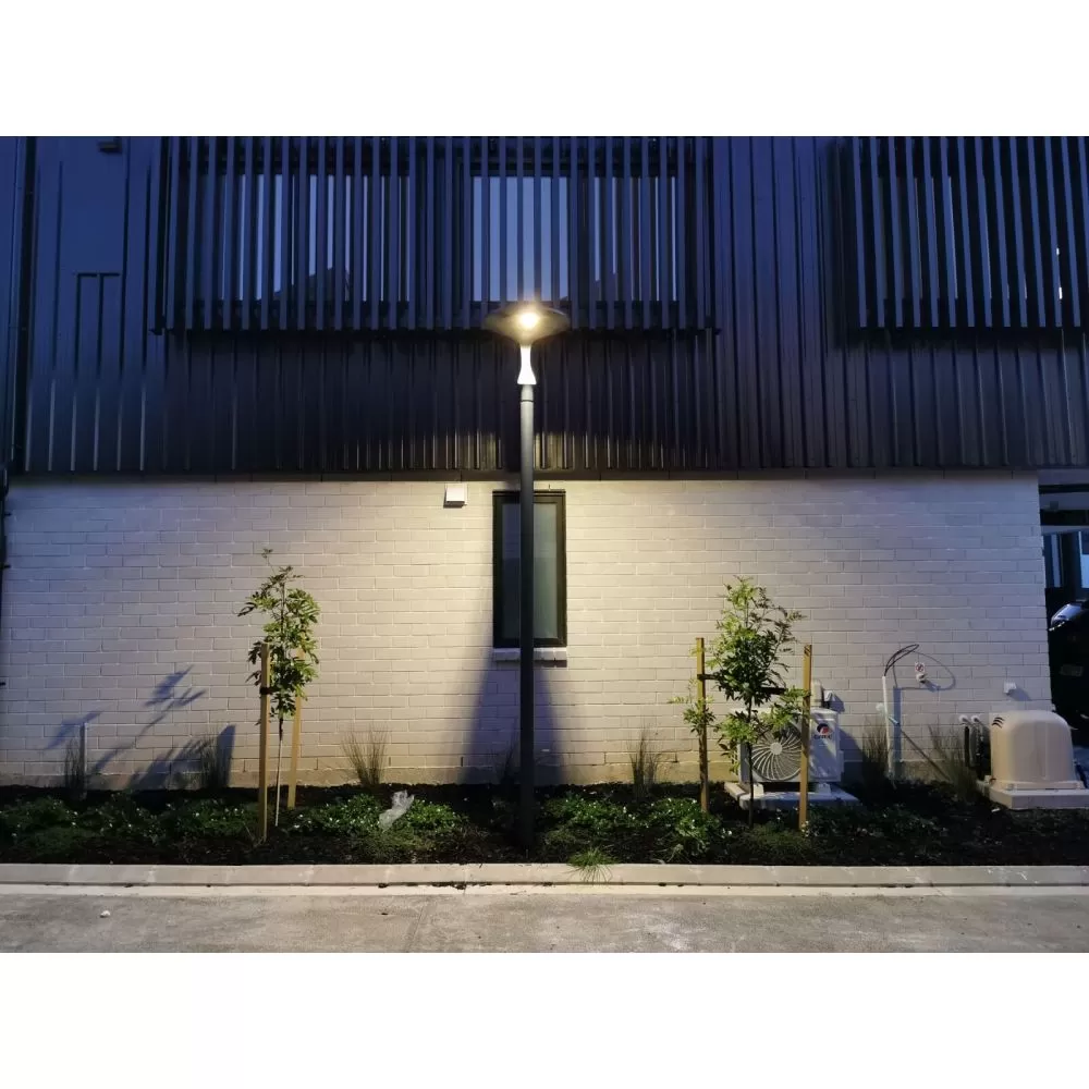 tete-de-mat-solaire-led-a-detecteur-atacama-gris-anthracite-ip65-90cm-2765lm-3000k