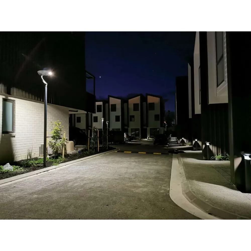 tete-de-mat-solaire-led-a-detecteur-atacama-gris-anthracite-ip65-90cm-2765lm-3000k