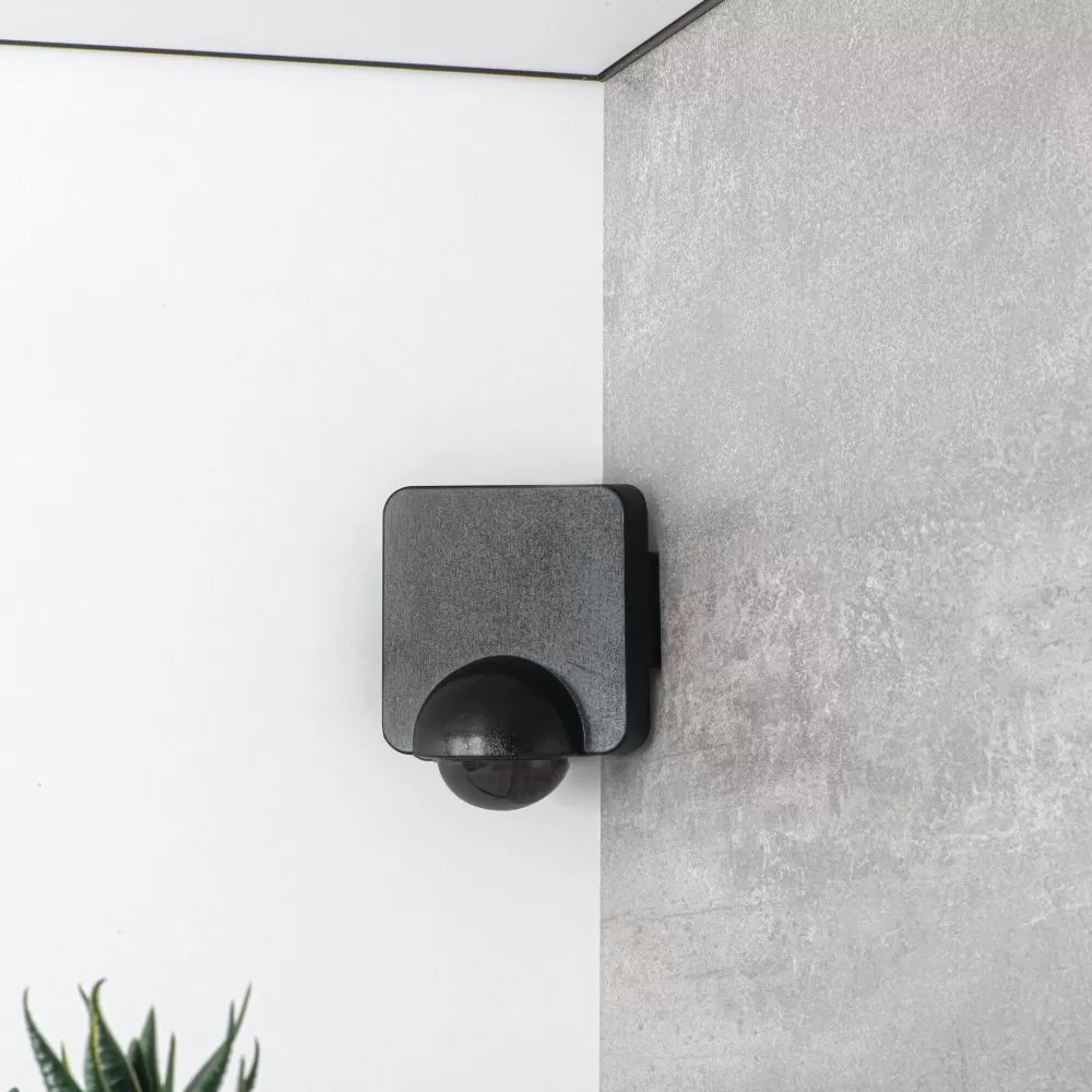 detecteur-de-mouvement-plat-pir-noir-ip54-sensquare-bb