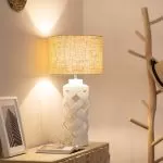 lampe-de-table-ceramique-blanche-abat-jour-beige-culot-e27-