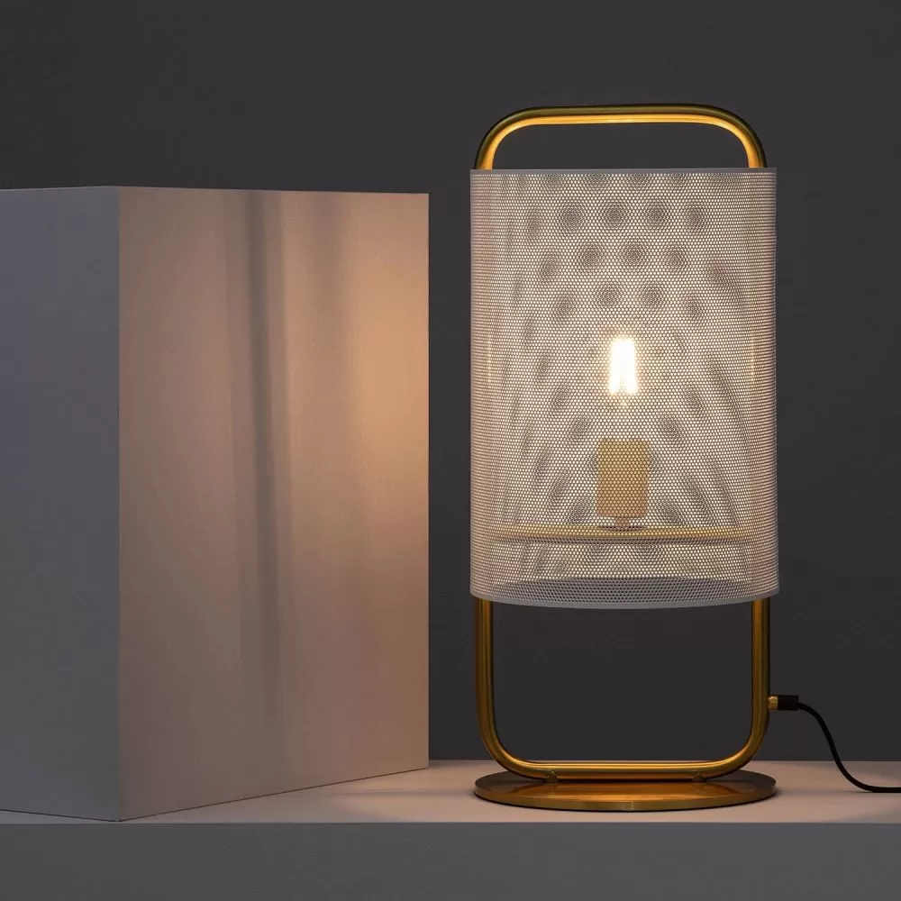 lampe-de-table-metal-dore-culot-e27-style-abat-jour-blanc