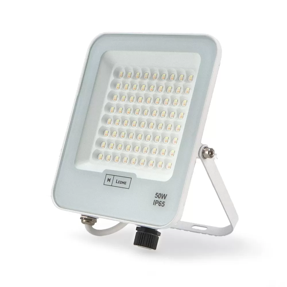 projecteur-blanc-led-50w-cct-6000-lumens-ip65