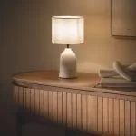 lampe-a-poser-abat-jour-socle-ceramique-blanche