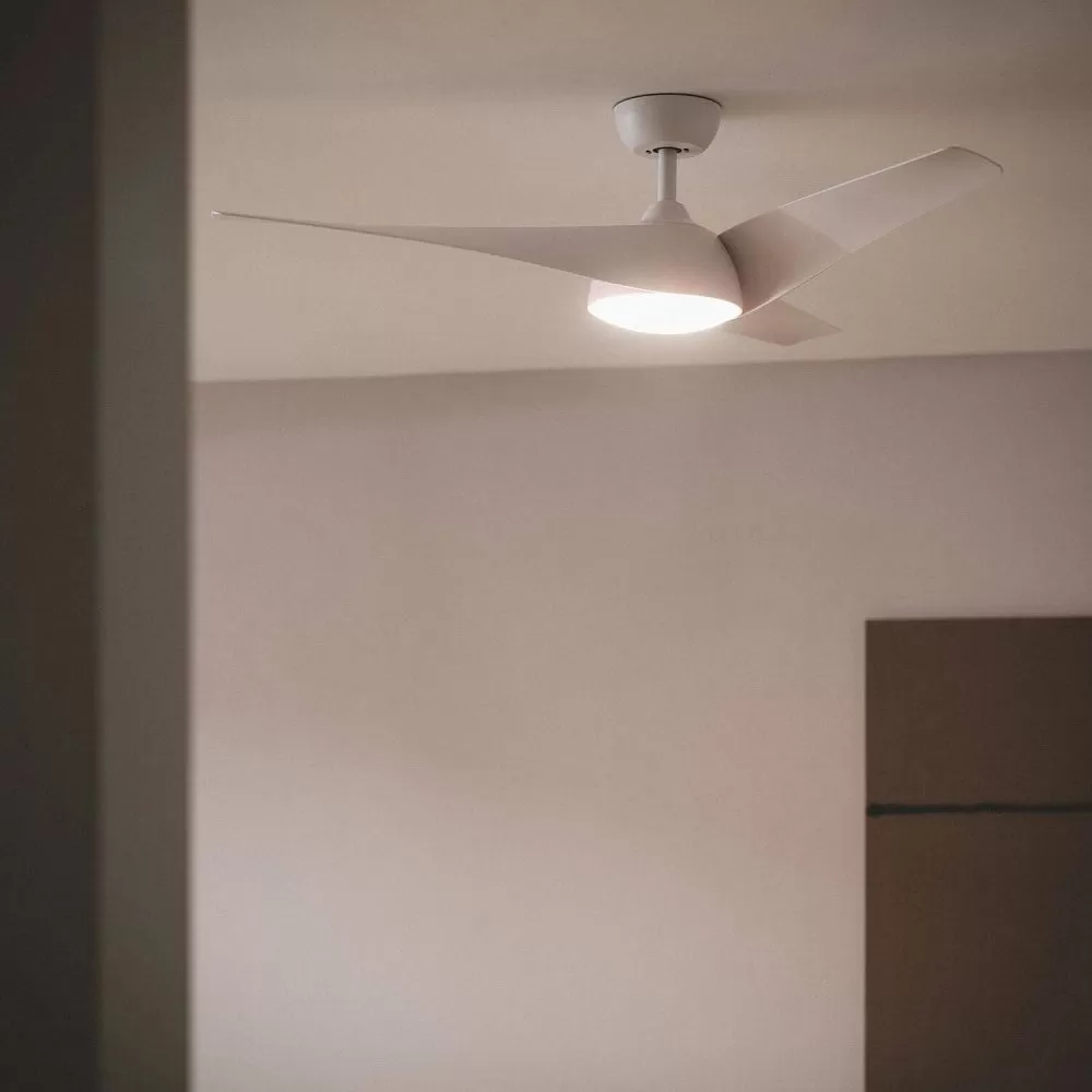 ventilateur-de-plafond-3-pales-6-vitesses-diametre-132cm-telecommande