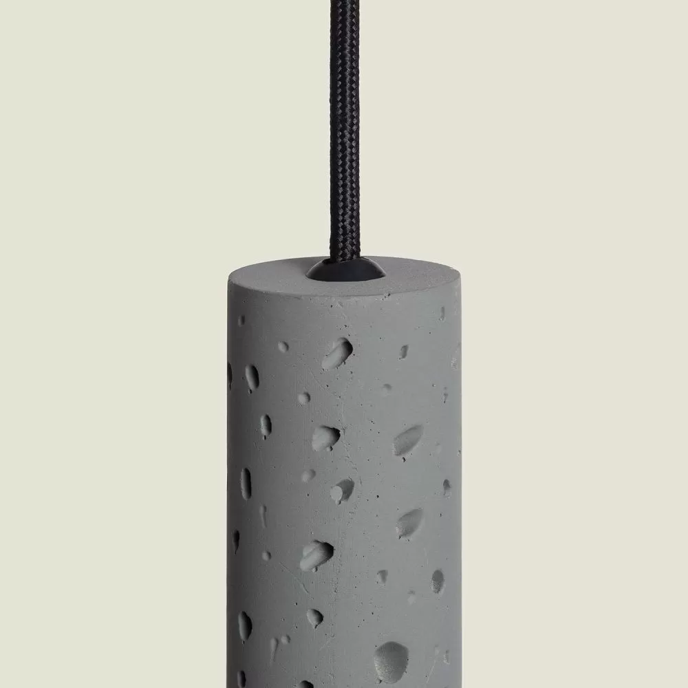 suspension-tube-ciment-et-metal-noir-culot-g9