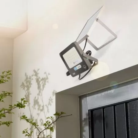 projecteur-led-solaire-50w-6000k-ip65-panneau-deporte-