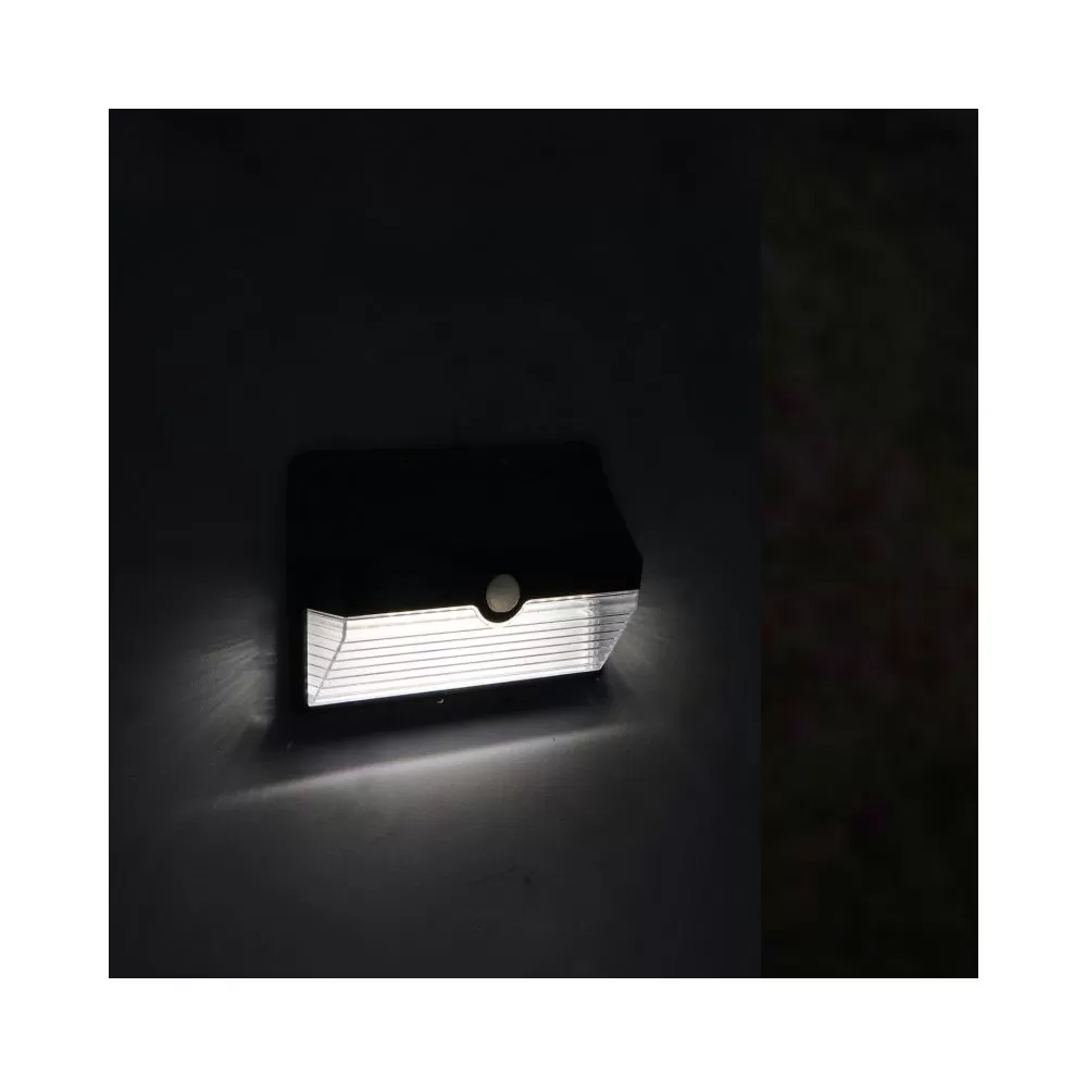 applique-projecteur-led-solaire-10w-cct-1000-lumens