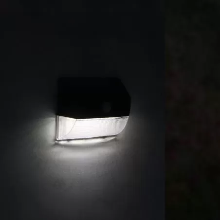 applique-led-solaire-detecteur-de-mouvement-3w-150lm