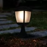 borne-potelet-exterieur-lanterne-28cm-noire-culot-e27