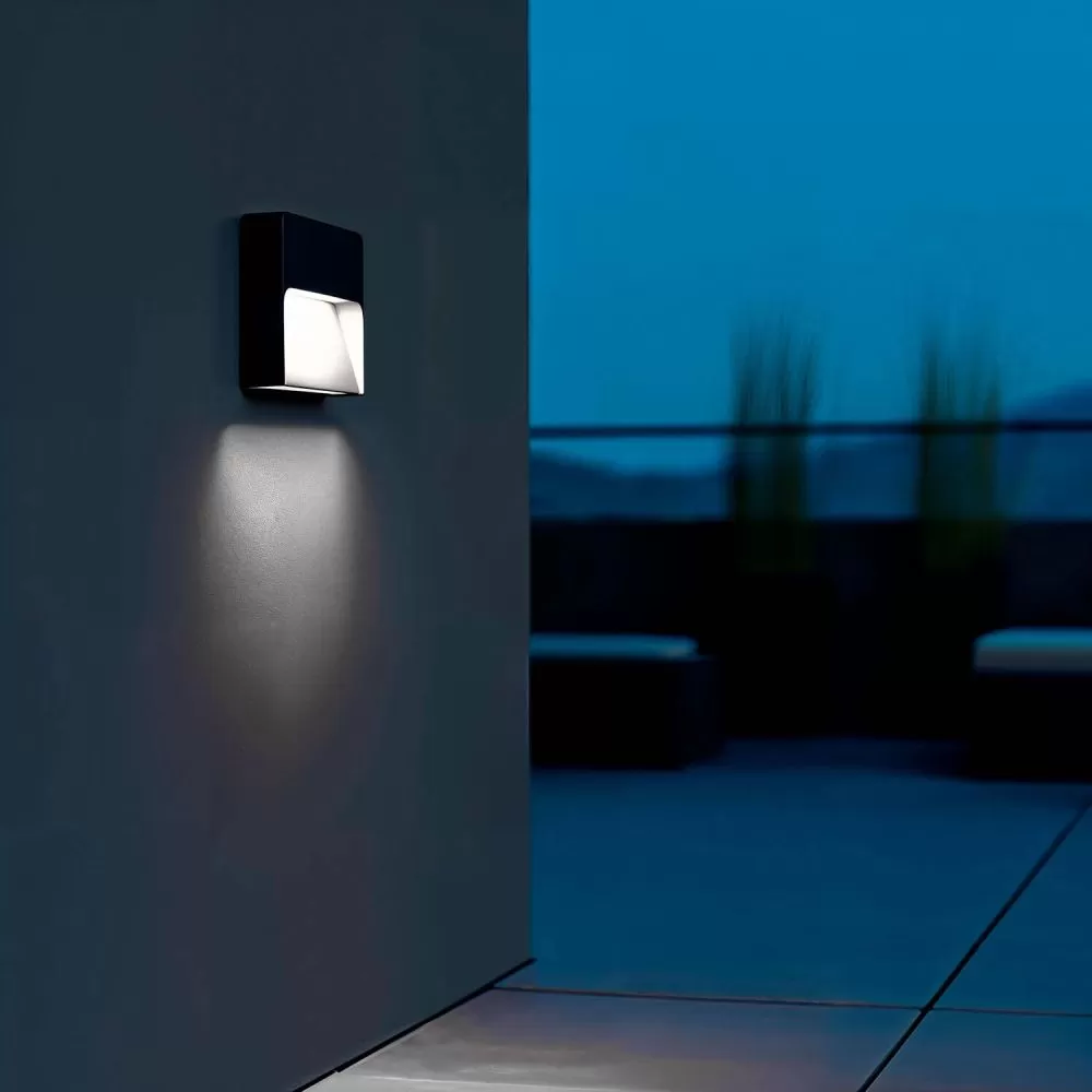 applique-balisage-exterieur-led-mural-carre-noir-500-lumens-etanche-ip65