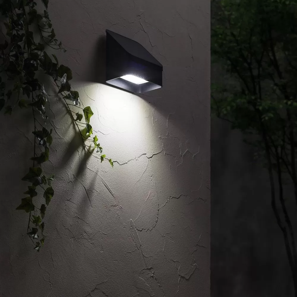 applique-solaire-noire-ip65-detecteur-de-mouvement-8m-led-190-lumens-3000k-4000k-6000k