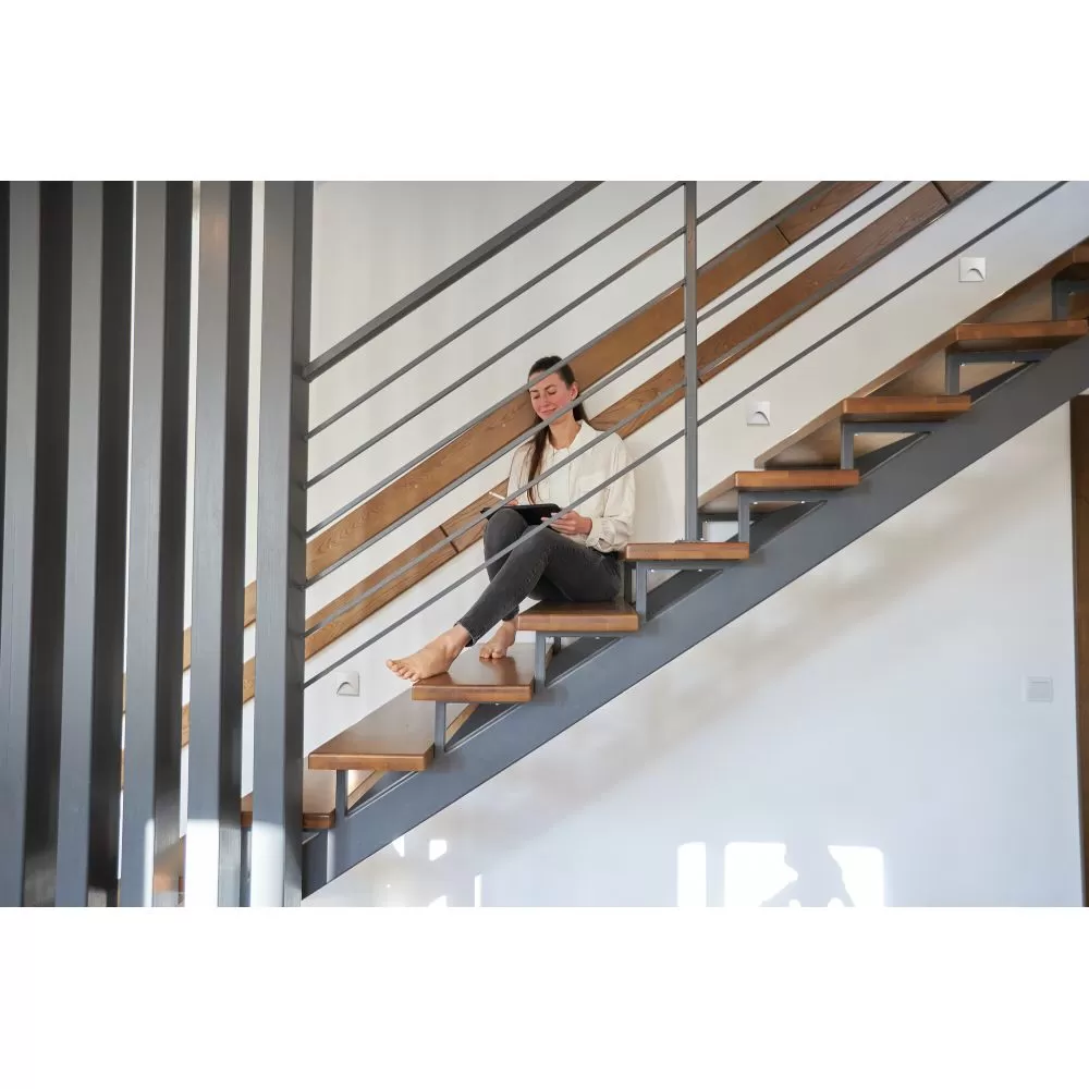 encastre-mural-led-carre-gris-anthracite-balisage-escalier-exin-led-l-220v