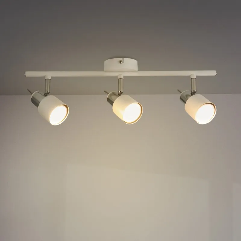 plafonnier-spot-blanc-et-chrome-3-tetes-orientable-culot-gu10