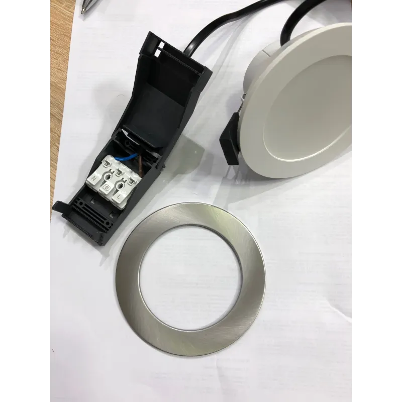 spot-7w-led-downlight-rt2012-dimmable-ip44-recouvrable-rond-fixe-85mm-blanc-bbc-selectionneur-de-temperature-3000k-4000k-6000k
