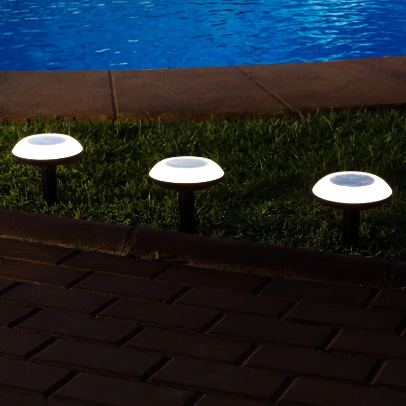haut parleur bluetooth spot sur piquet solaire ip65 rgb+w eclairage jardin