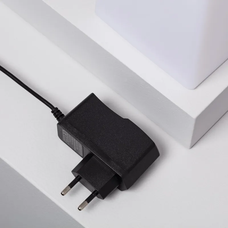 Lampe a poser étanche rgb couleurs télécommande extérieur rechargeable nomade lumineux