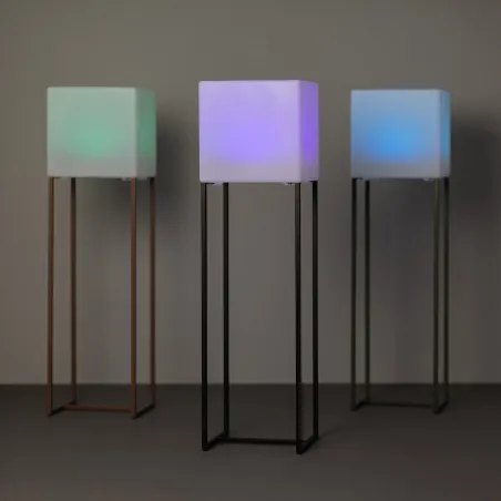 Lampadaire solaire étanche rgbw couleurs extérieur rechargeable nomade lumineux