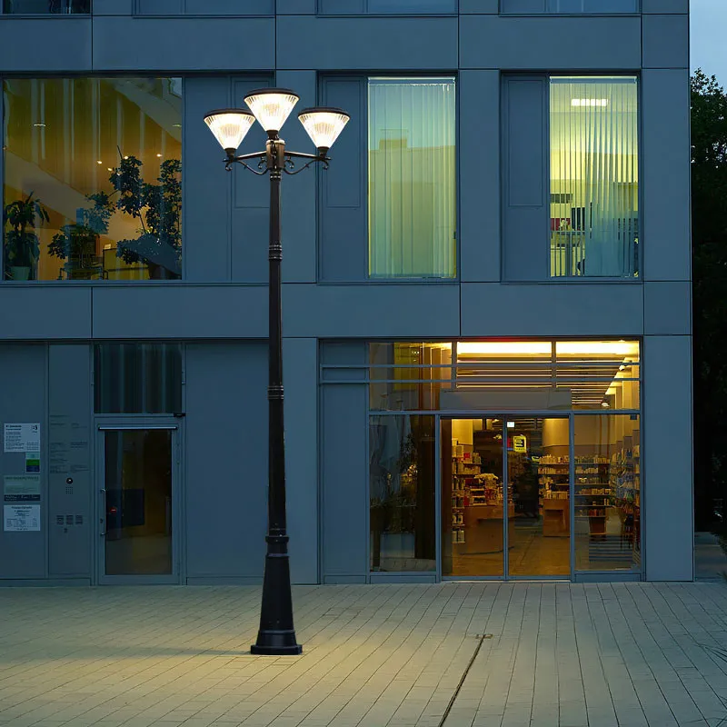 Lampadaire de jardin solaire lanterne led 260cm-18w-900 lumens crépusculaire